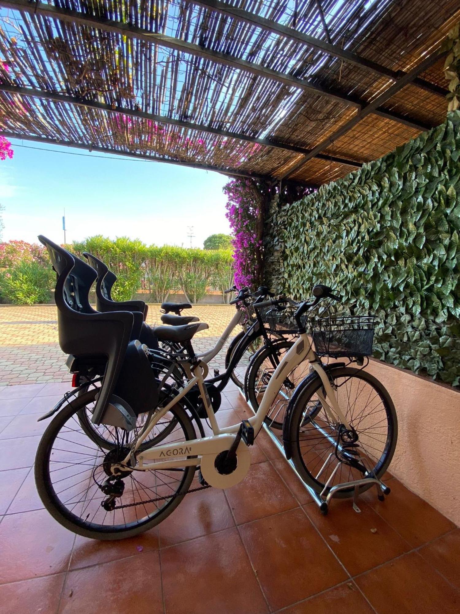 Centro E Cinta Beach Free Bikes San Teodoro (Sardinia) Exterior foto